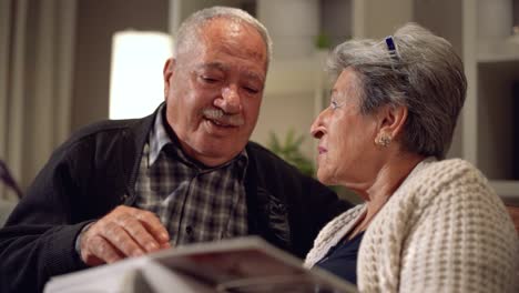 Elderly-couple-emotional-moments.